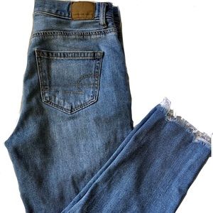 High waisted American Eagle mom jean